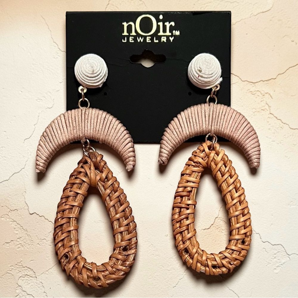 🤯5/$25🤯 nOir Jewelry Tan Woven Teardrop Earrings with Blush Crescent
